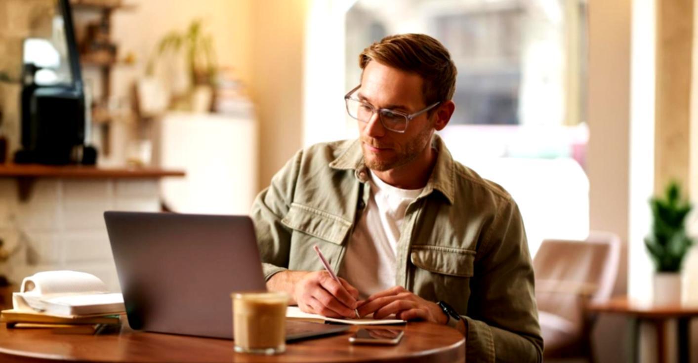 Praktische Finanzarbeit mit realen Geschäftsfällen